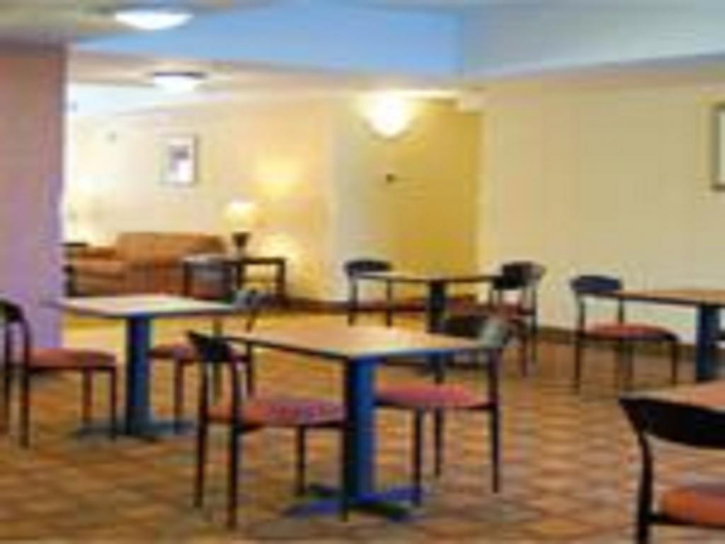 Days Inn By Wyndham Semmes Mobile Bagian luar foto