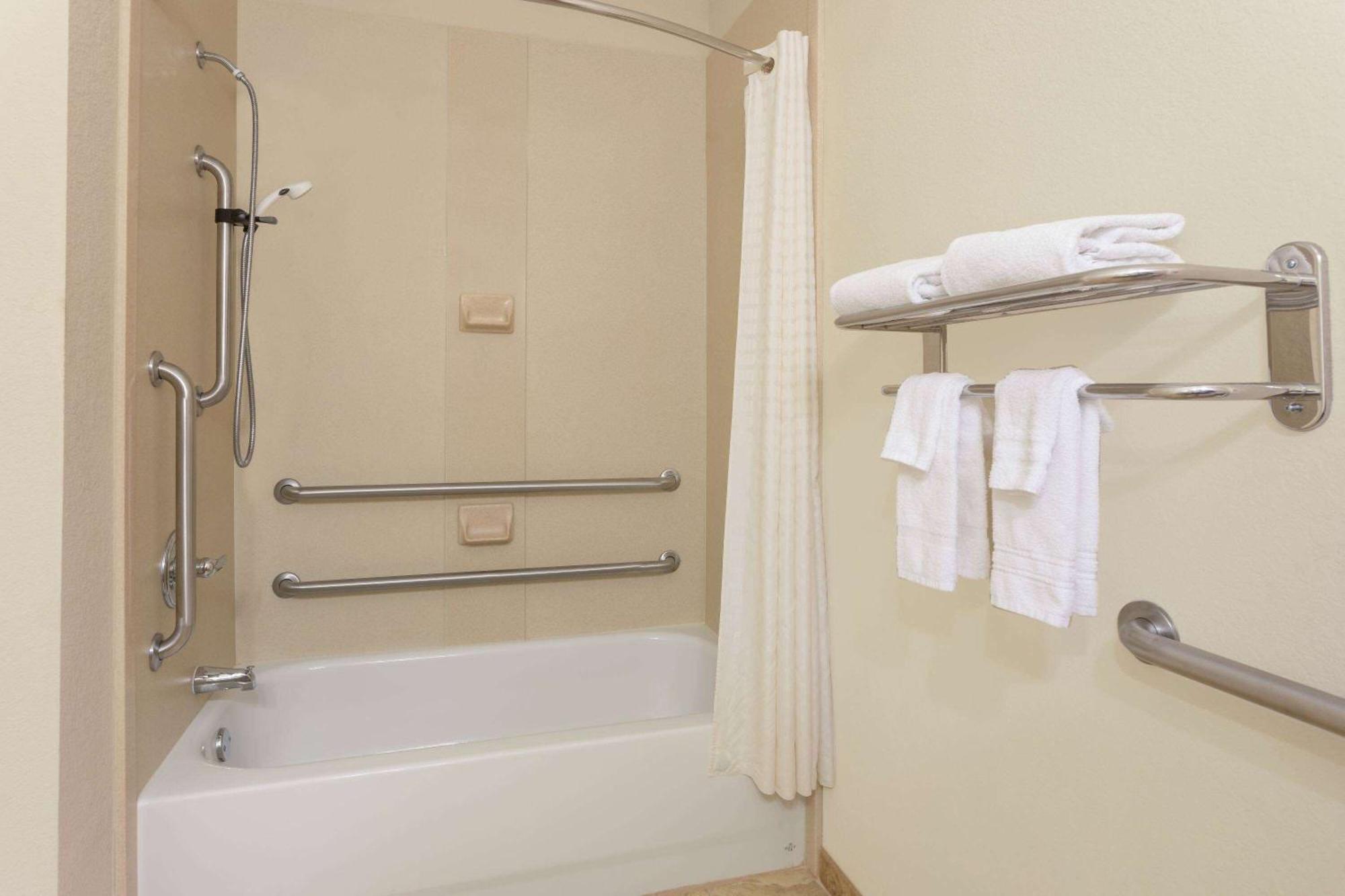 Days Inn By Wyndham Semmes Mobile Bagian luar foto
