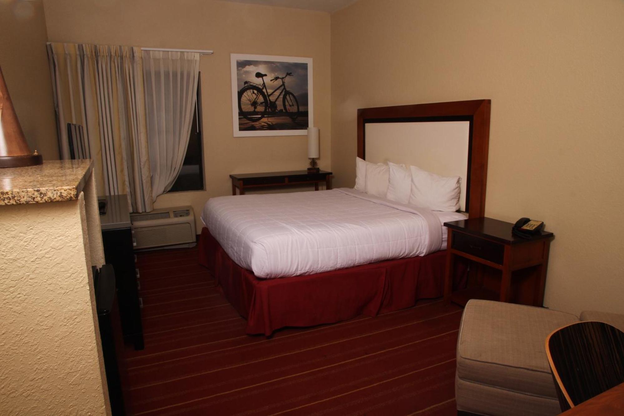Days Inn By Wyndham Semmes Mobile Bagian luar foto
