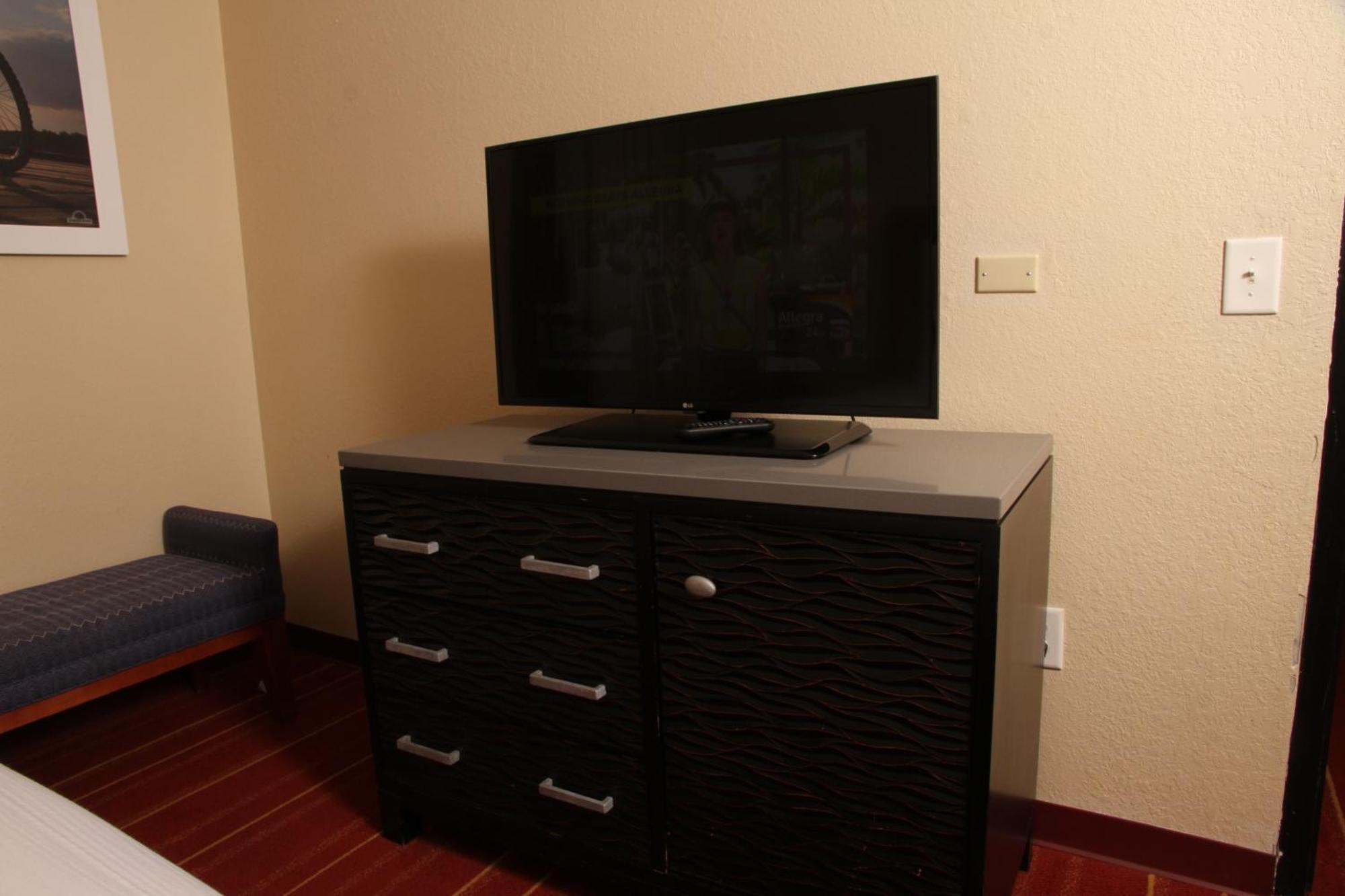 Days Inn By Wyndham Semmes Mobile Bagian luar foto