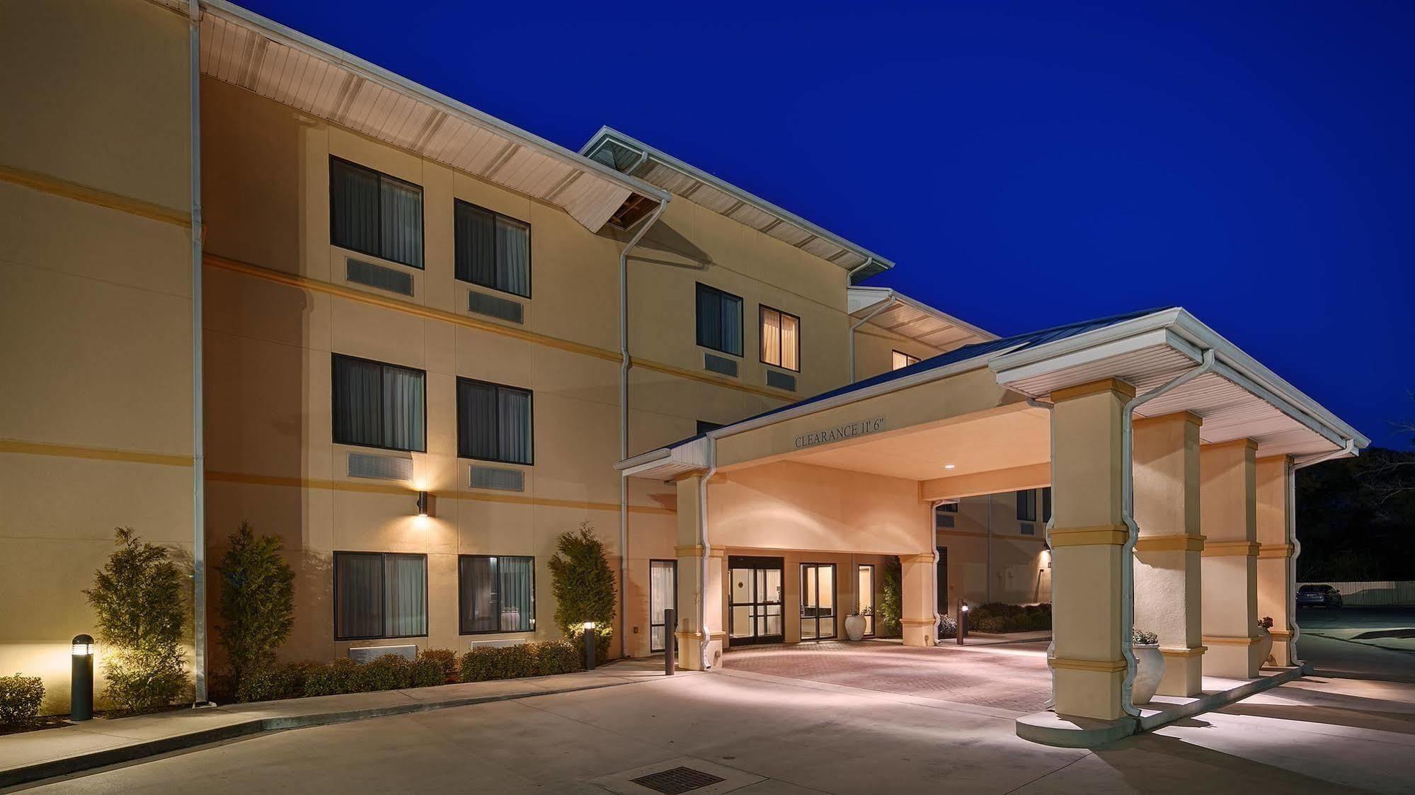 Days Inn By Wyndham Semmes Mobile Bagian luar foto
